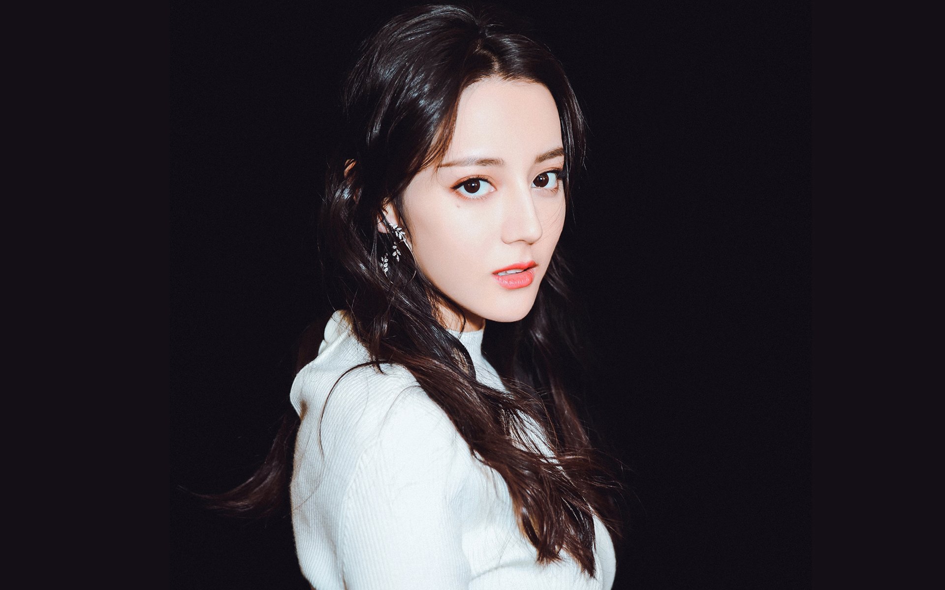 爱游戏官方入口-“三叉湖游泳馆:水上救生选手挑战极速反应与高难度救援”